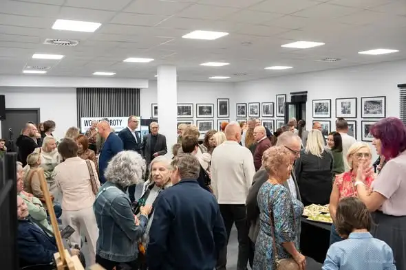 Wernisaż „Wolne obroty” w Kinie Capitol w Miliczu – wystawa potrwa do 30 listopada