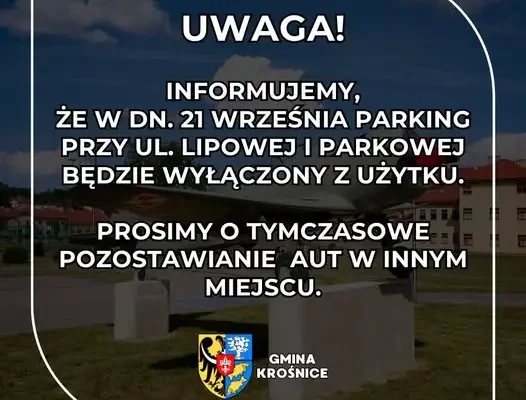 Parking przy zabytkowym samolocie JAK-11/C-11 wyłączony z użytku. Trwają przygotowania do uroczystej prezentacji