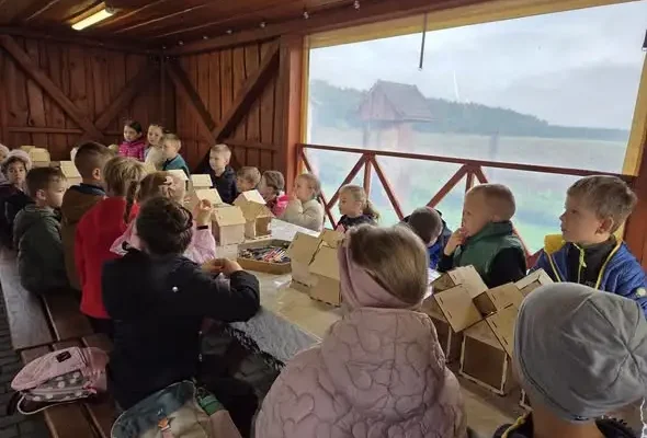 Pierwszaki z wizytą w Zagrodzie Pszczółki Przyjaciółki w Katarzynowie