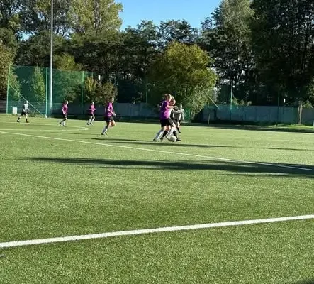 Zuzanna Poradzisz Show! Siedem goli i lider pozostaje w Krośnicach