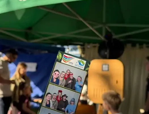 Fotobudka na Święcie Sadów w Wierzchowicach – darmowe zdjęcia do 19:00