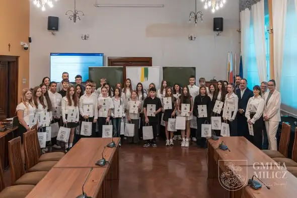 30 uczniów z gminy Milicz odebrało stypendia naukowe Burmistrza