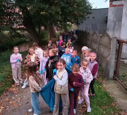 Uczniowie SP nr 1 w Miliczu posprzątali miasto w gminnej akcji