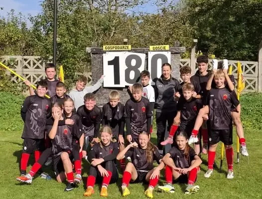 Młodzicy Płomienia Krośnice rozgromili Polonię III Trzebnica 18:0