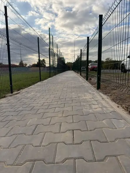 OSiR Milicz z nowym chodnikiem. Bezpieczniejsze dojście do trybun i Orlika