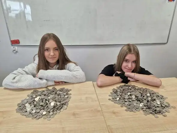 „Góra Srebra” w Zespole Szkół w Miliczu – uczniowie zebrali prawie 8 kg monet